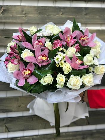 Букет цветов из: Розы и Хризантемы в Долинске