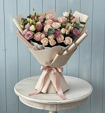 Букет цветов из:  Розы и Лизиантусы в Долинске