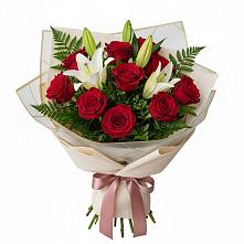 Букет цветов из:  Лилии и Розы в Долинске