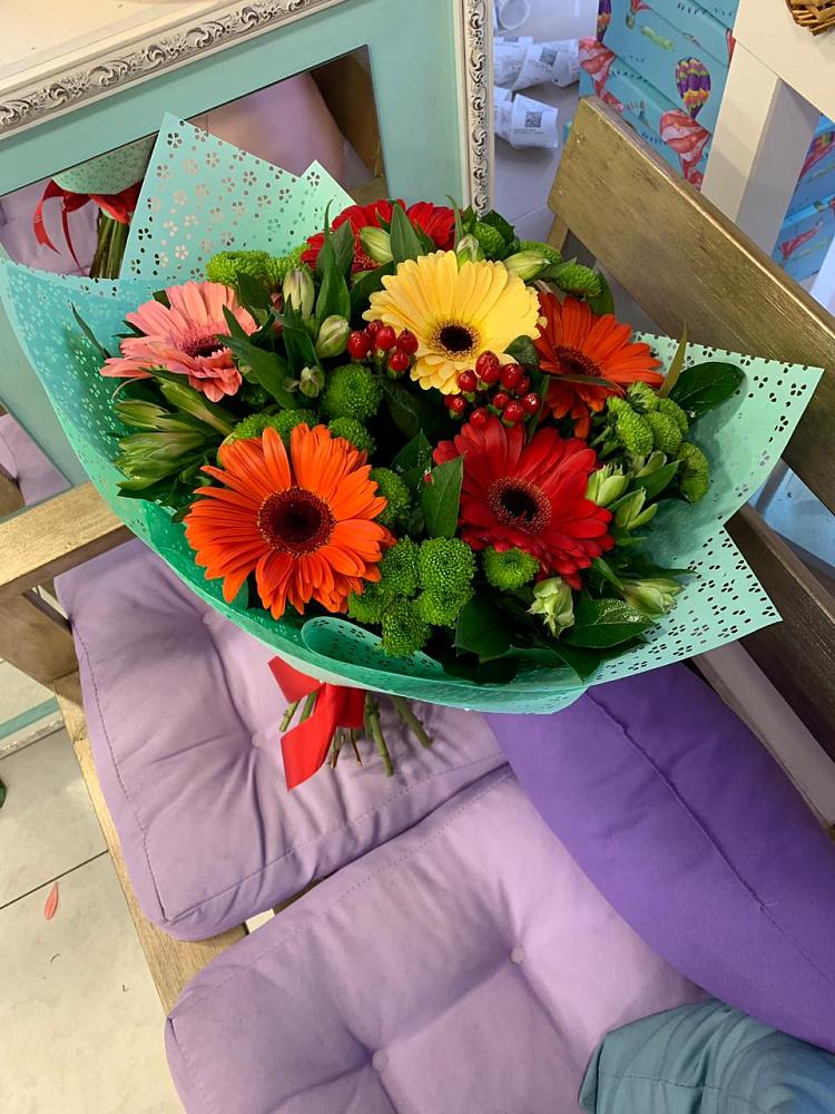 Букет цветов из: Герберы, Хризантемы и Альстромерии в Долинске
