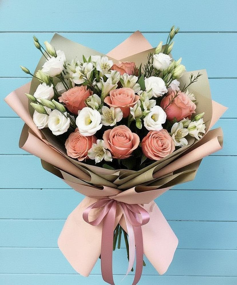Букет цветов из: Розы, Альстромерии и Лизиантусы в Долинске