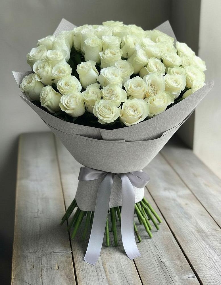 Букет 35 Белых роз в Долинске