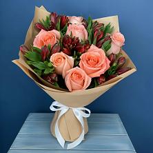 Букет цветов из:  Розы и Альстромерии в Долинске