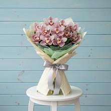 Букет цветов из:  Орхидеи и Розы в Долинске