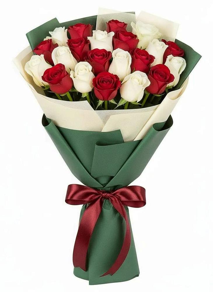 Букет Микс из красных и белых роз в Долинске