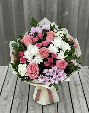 Букет цветов из:  Альстромерии, Гвоздики, Розы и Хризантемы в Долинске
