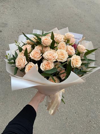 Букет Кремовые розы Латте в Долинске