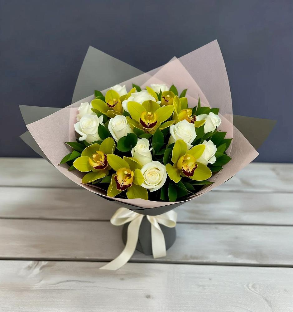 Букет цветов из: Орхидеи и Розы в Долинске