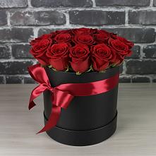 Цветочная композиция из Розы в шляпной коробке в Долинске