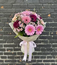 Букет цветов из:  Герберы и Хризантемы #REPLACE_PRED# Долинске