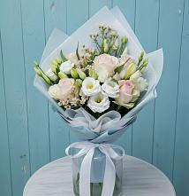 Букет цветов из:  Розы и Лизиантусы в Долинске