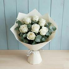 Букет Белые розы в Эвкалипте в Долинске