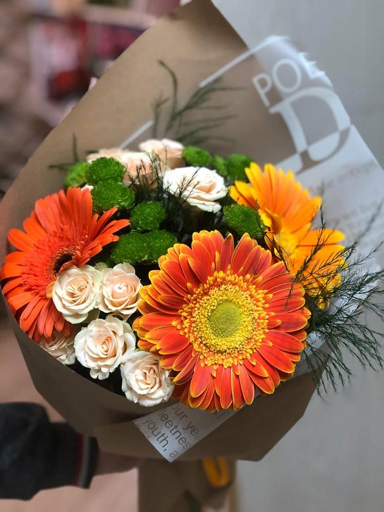 Букет цветов из: Герберы, Хризантемы и Розы в Долинске