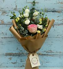 Букет цветов из:  Розы и Лизиантусы в Долинске