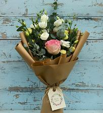 Букет цветов из:  Розы и Лизиантусы в Долинске