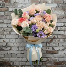 Букет цветов из:  Розы, Лизиантусы и Гвоздики #REPLACE_PRED# Долинске