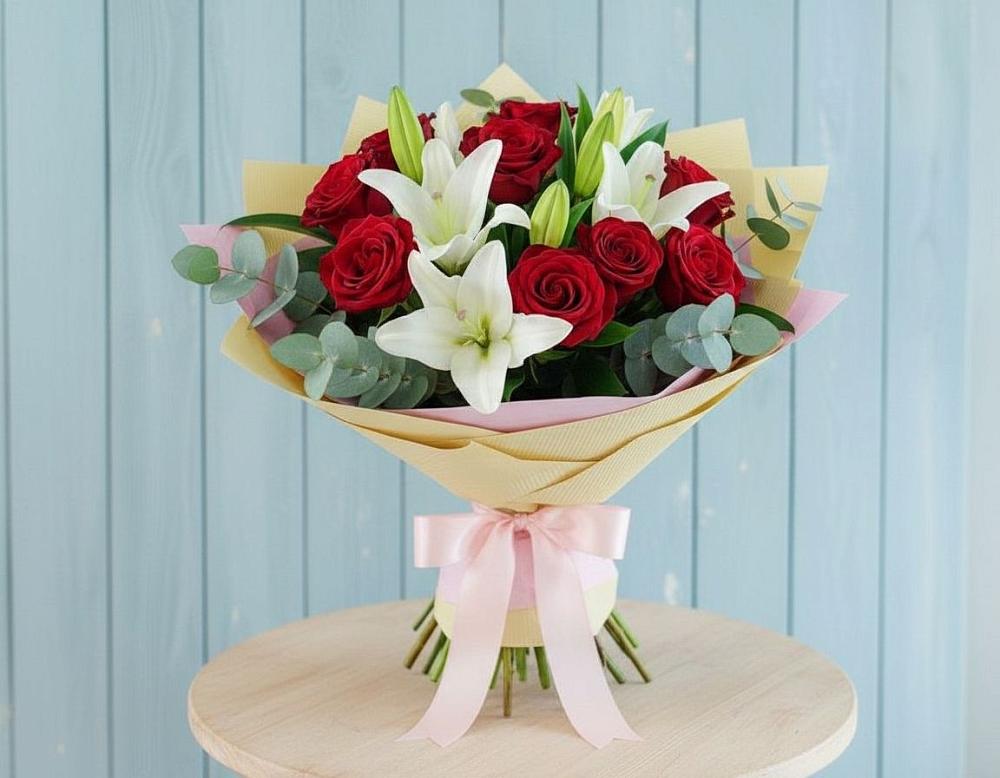 Букет цветов из: Лилии и Розы в Долинске